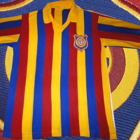 Camisa retrô Madureira década de 80.